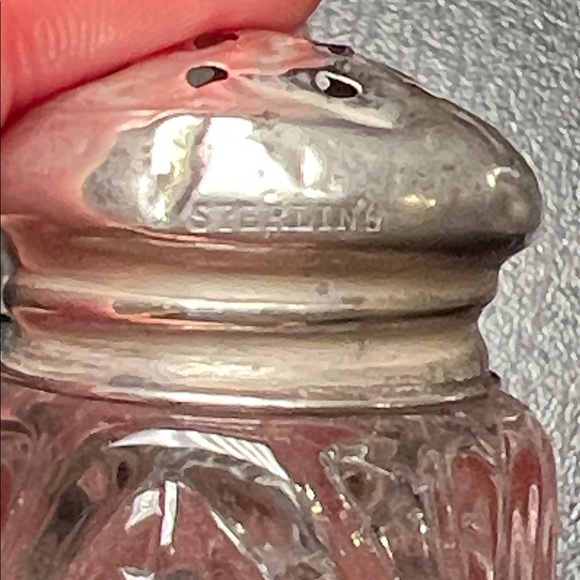 2 Pairs of VTG Sterling Silver Crystal Cut Style Glass Salt and Pepper Shakers - Picture 17 of 17